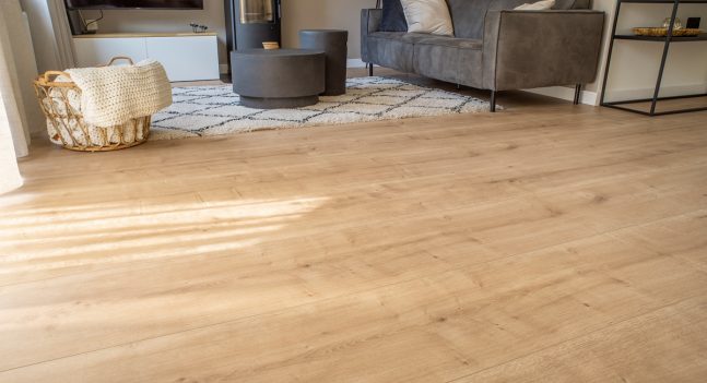 Floer-Landhaus-Laminat-Unbehandelte-Eiche