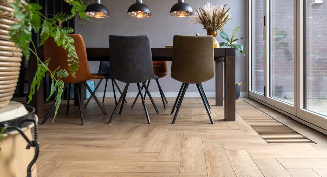 Floer-Fischgrät-Laminat-Boden-Braun-Eiche