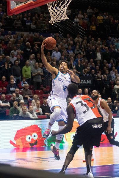 Floer-sponsor-basketball-vloer-parkett-laminat-vinyl-actie-carrington-love-2