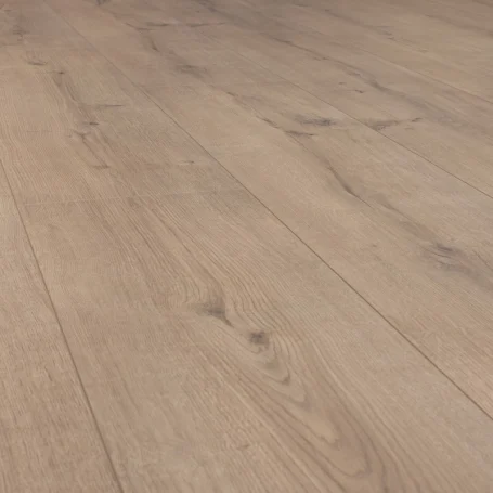 Floer-Hybrid-Laminat-Landhaus-Robust-Reine-Eiche-closeup-perspective