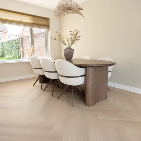 Floer-floerboden-Walfischgrät-Vinyl-Swordfish-Sand-Wohnzimmer-1