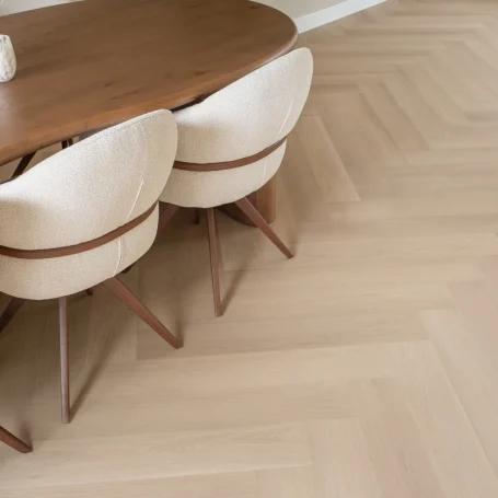 Floer-floerboden-Walfischgrät-Vinyl-Swordfish-Sand-Wohnzimmer-2