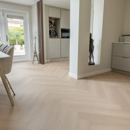 Floer-floerboden-Walfischgrät-Klick-Vinylboden-Swordfish-Sand-Einrichtung-7
