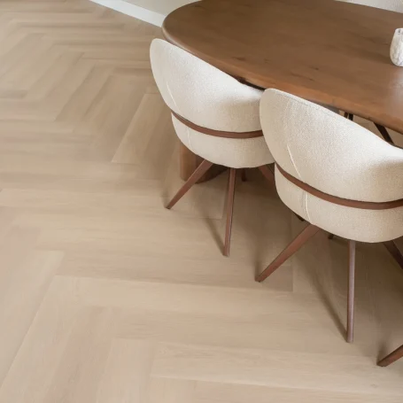 Floer-floerboden-Walfischgrät-Klick-Vinylboden-Swordfish-Sand-Wohnzimmer-2