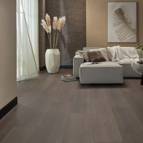 Floer Landhaus Click Vinyl Boden Dunkle Eiche Wohnzimmer