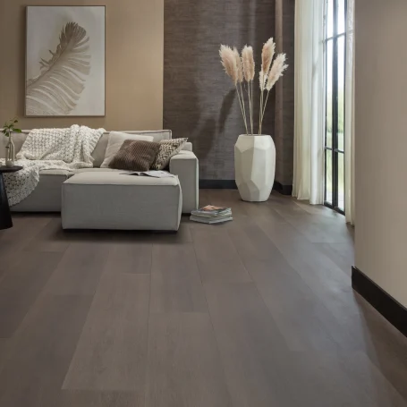 Floer Landhaus Klebe Vinyl Boden Dunkle Eiche Wohnzimmer