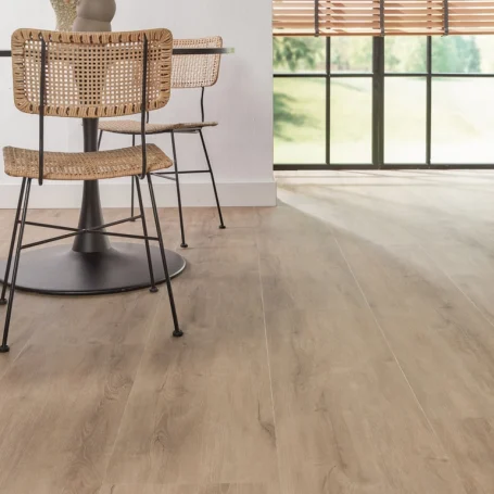Floer Landhaus Klick Vinyl Boden Graue Eiche Wohnzimmer