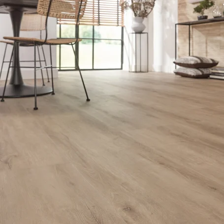 Floer Landhaus Klick Vinyl Boden Graue Eiche Wohnzimmer