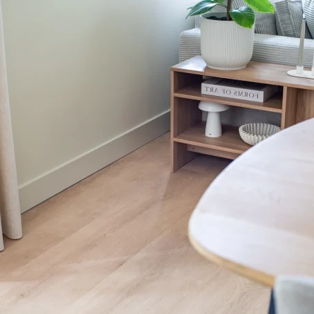 Floer Landhaus Klick Vinyl Boden Verwitterte Eiche Wohnzimmer