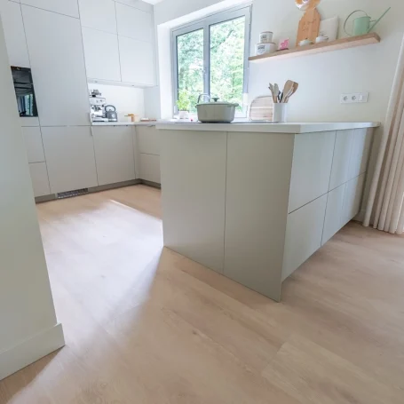 Floer Landhaus Klick Vinyl Boden Verwitterte Eiche Wohnzimmer