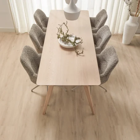 Floer Landhaus Klick Vinyl Creme Eiche das Wohnzimmer