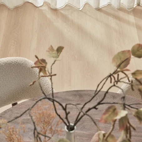 Floer Landhaus Klick Vinyl Natur Eiche das Wohnzimmer