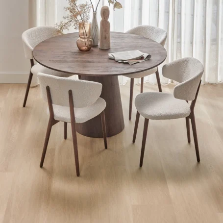 Floer Landhaus Klick Vinyl Natur Eiche das Wohnzimmer