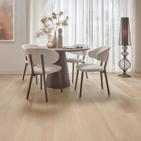 Floer Landhaus Klick Vinyl Natur Eiche das Wohnzimmer