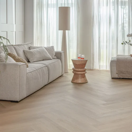 Vinylboden mit einem Dampfreiniger reinigen: clever oder eher nicht?