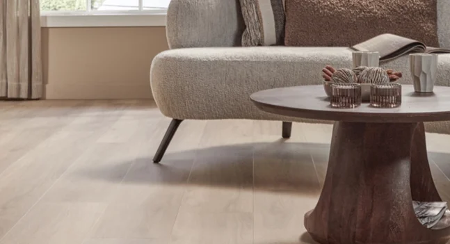 Floer Vinylboden Casares Creme Weiß Helle Eiche Wohnzimmer